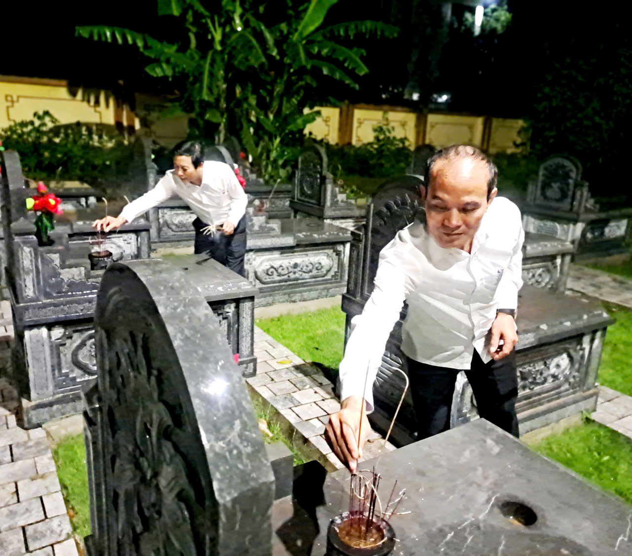 Anh-tin-bai